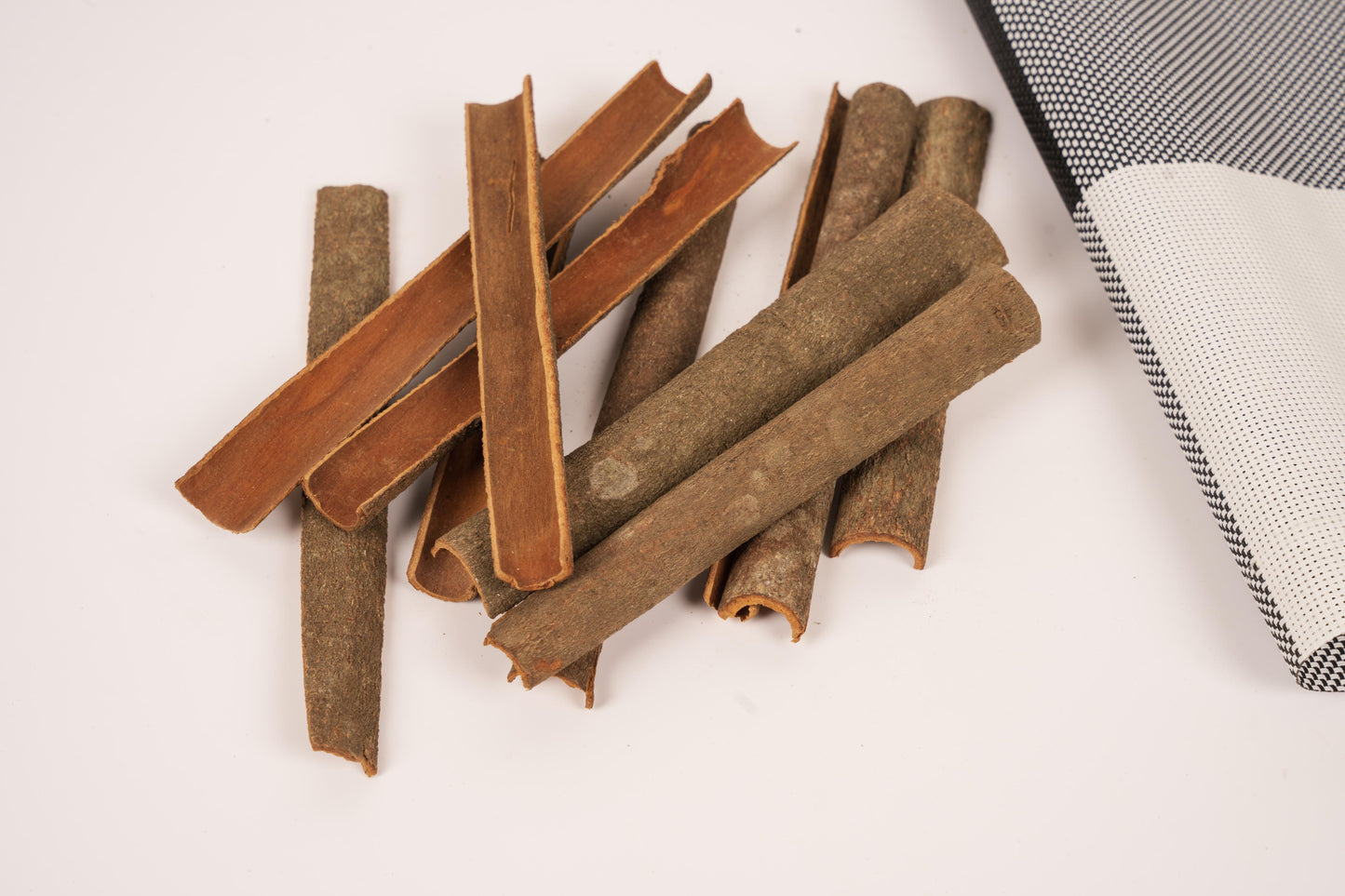 Cinnamon | دارسين